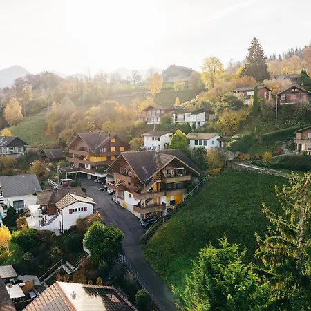 Steamboat In See- Und Bergnaehe, 4 Gaeste, Balkon Mit Aussicht Faulensee
