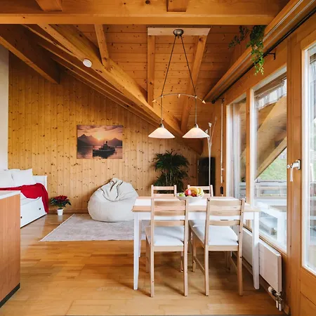 Steamboat In See- Und Bergnähe, 4 Gäste, Balkon Mit Aussicht * Faulensee