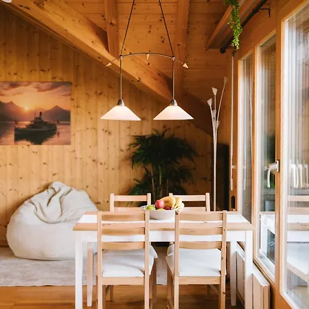 Steamboat In See- Und Bergnähe, 4 Gäste, Balkon Mit Aussicht * Faulensee