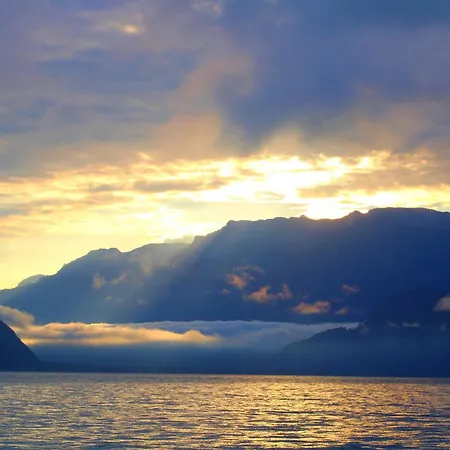 Steamboat In See- Und Bergnähe, 4 Gäste, Balkon Mit Aussicht Apartment Faulensee